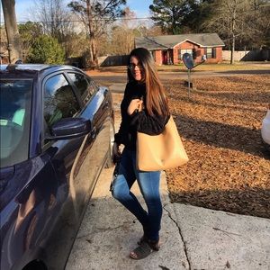 Meet your Posher, Keylani